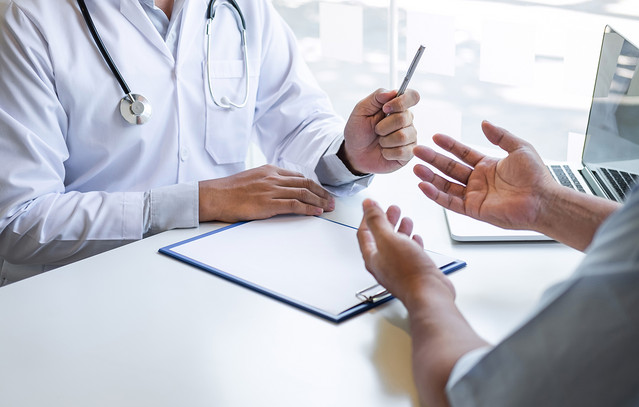 Καταγγελία-στον-ΙΣΑ-για-παραπλανητικές-πρακτικές-από-ορθοπαιδικούς-χειρουργούς