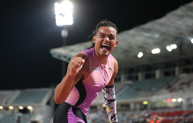 Καραλής-για-το-άλμα-στα-6,08μ.:-Τόσος-κόσμος,-τόσα-παιδιά,-δεν-μπορούσα-να-μην-τους-κάνω-τη-χάρη