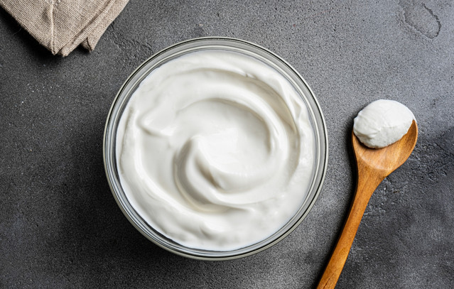 Μα-τι-είναι-αυτό-το-υγρό-όταν-ανοίγουμε-το-κεσεδάκι-με-το-γιαούρτι;