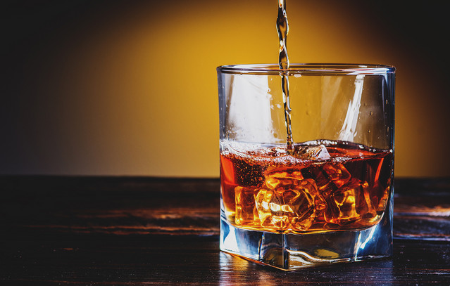 Πώς-σχετίζεται-η-κατανάλωση-αλκοόλ-με-την-ανάπτυξη-καρκίνου-–-Ιδιαίτερα-ανησυχητικά-τα-στοιχεία-για-τους-άνδρες