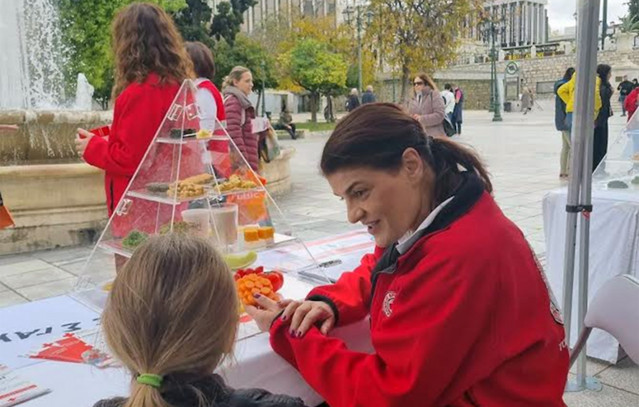 Ο-Ελληνικός-Ερυθρός-Σταυρός-προτείνει-6-χρήσιμες-οδηγίες-διατροφής-για-τον-καύσωνα