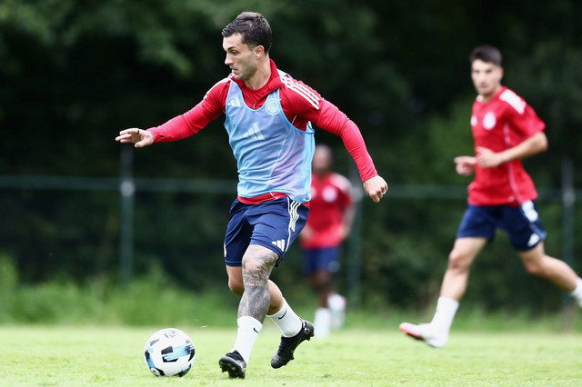 Νέοι-πειραματισμοί-Μεντιλίμπαρ-για-την-11άδα-και-πιθανό-ντεμπούτο-Στρεφέτσα-στο-σημερινό-φιλικό-με-τη-Ντεν-Χάαγκ