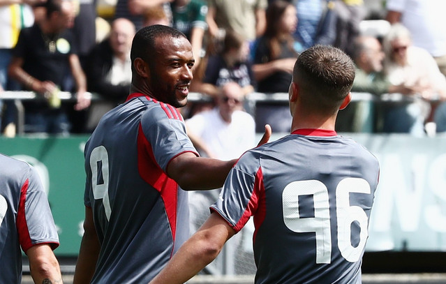 Ολυμπιακός-–-Ντεν-Χάαγκ:-2-0-το-σκορ-στο-πρώτο-ημίχρονο-–-Δείτε-τα-γκολ