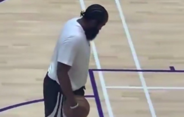 nba:-Υπέρβαρος-εμφανίστηκε-ο-Χάρντεν-σε-περιοδεία-στην-Κίνα