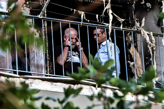 Πέτρος-Φιλιππίδης-για-τη-φωτιά-στο-σπίτι-του:-«Μου-χτύπησαν-το-κουδούνι-και-μου-είπαν-ότι-είχε-φλόγες-στο-μπαλκόνι»-–-Τα-σενάρια