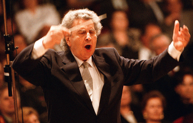 Περιφέρεια-Αττικής:-Συναυλία-αφιέρωμα-για-τα-100-χρόνια-από-τη-γέννηση-του-Μίκη-Θεοδωράκη-στον-Ωρωπό