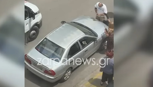 Οδηγός-προσπάθησε-να-χτυπήσει-πατέρα-παιδιού-ΑμεΑ-στα-Χανιά-–-Εξοργιστικό-βίντεο