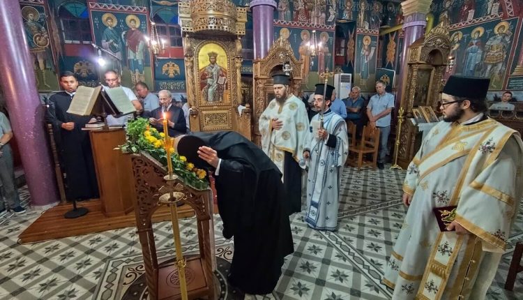 Ο-Μητροπολίτης-Θεσσαλιώτιδος-και-Φαναριοφερσάλων-στον-Αμάραντο-για-την-Ιερά-Παράκληση-προς-την-Υπεραγία-Θεοτόκο