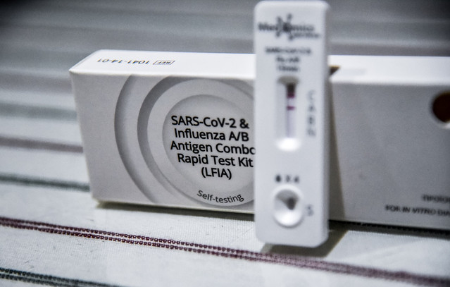 «Δεν-υπάρχει-εποχικότητα-στον-κορονοϊό»-–-Τι-λέει-ειδικός-πνευμονολόγος-για-την-καλοκαιρινή-έξαρση