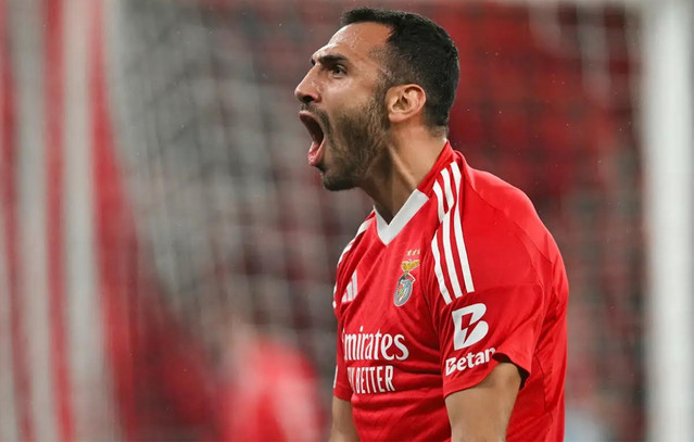 Η-«a-bola»-αποθεώνει-τον-Παυλίδη:-«Θηρίο-του-champions-league»