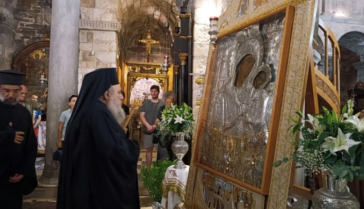 Παράκληση-στο-Ιερό-Προσκύνημα-Παναγίας-Εκατονταπυλιανής-Πάρου
