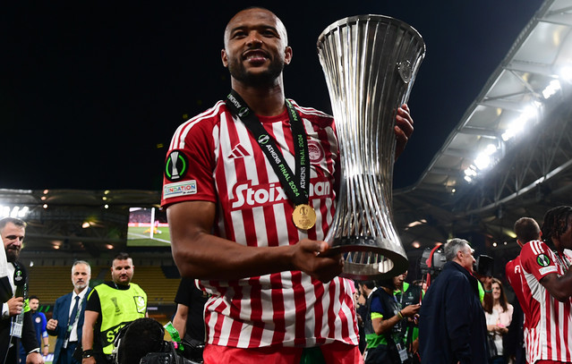 Ο-Ελ-Κααμπί-έκλεισε-δύο-χρόνια-στον-Ολυμπιακό-–-Η-ανάρτηση-των-νταμπλούχων-Ελλάδος