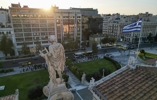 Σε-εκτεταμένο-πρόγραμμα-αποκατάστασης-φωτιστικών-led-προχωρά-ο-Δήμος-Αθηναίων-μετά-από-βανδαλισμούς