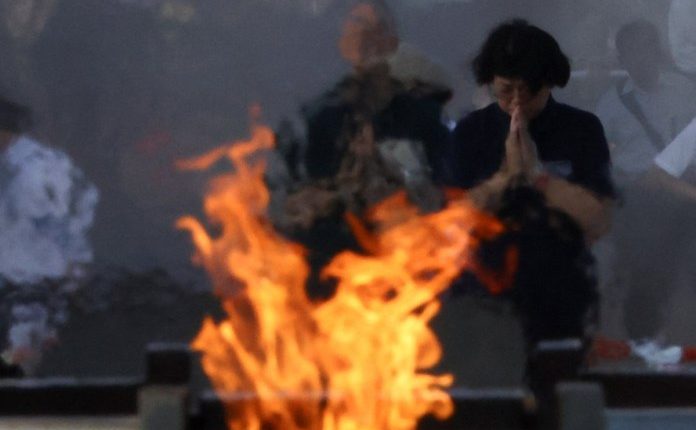 Η-Χιροσίμα,-80-χρόνια-μετά-τη-ρίψη-της-βόμβας,-καλεί-τον-κόσμο-να-απαλλαγεί-από-τα-πυρηνικά-όπλα