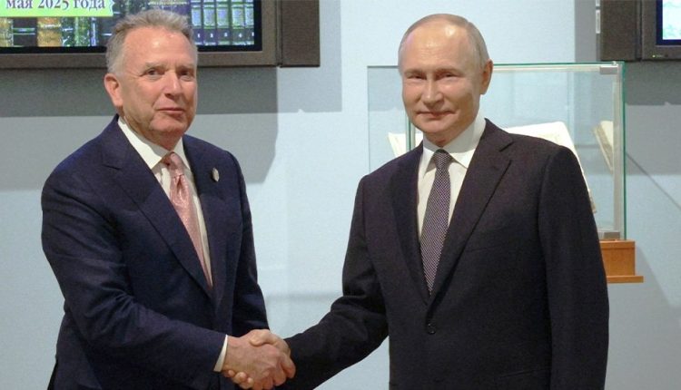 Ρωσία:-Τρίωρη-συνάντηση-του-Βλ-Πούτιν-με-τον-ειδικό-απεσταλμένο-του-Ντ.-Τραμπ