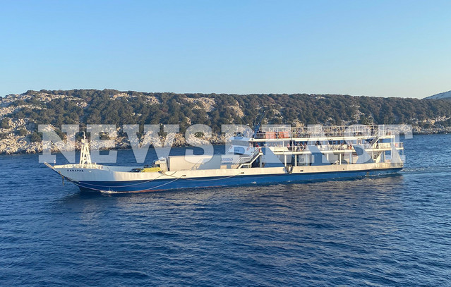 Βίντεο-από-την-ταλαιπωρία-των-επιβατών-του-φέρι-που-προσάραξε-στα-Νέα-Στύρα-–-«Μόνοι-μας-παίρναμε-τηλέφωνο-το-Λιμενικό»