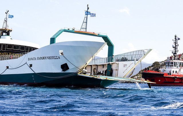 Παραμένει-κολλημένο-στην-ξέρα-το-πλοίο-«Παναγία-Παραβουνιώτισσα»-–-Την-Παρασκευή-απολογείται-ο-καπετάνιος