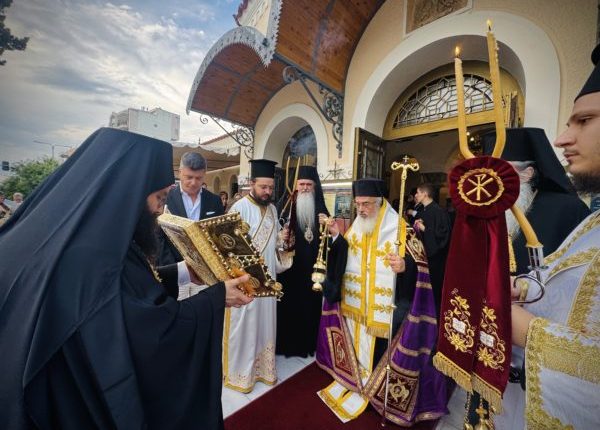 Η-πανήγυρις-του-Μητροπολιτικού-Ναού-Καλαμαριάς-και-η-υποδοχή-ιεράς-Σταυροθήκης