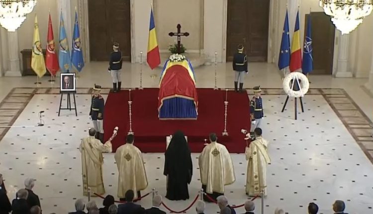 Ημέρα-Εθνικού-Πένθους-στη-Ρουμανία-–-Σήμερα-η-Εξόδιος-Ακολυοθία-και-η-ταφή-του-πρώην-Προέδρου-της-Ρουμανίας,-Ίον-Ιλιέσκου