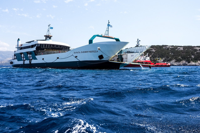 Προσάραξη-πλοίου-στα-Νέα-Στύρα:-Το-σχέδιο-διάσωσης-για-την-«Παναγία-Παραβουνιώτισσα»-–-Έως-και-15-μέτρα-τα-«σκισίματα»