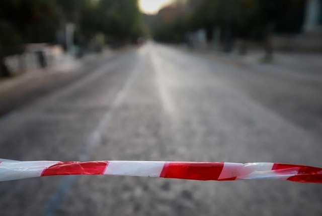 Ανατροπή-οχήματος-στου-Παπάγου-–-Τραυματίστηκε-ο-οδηγός