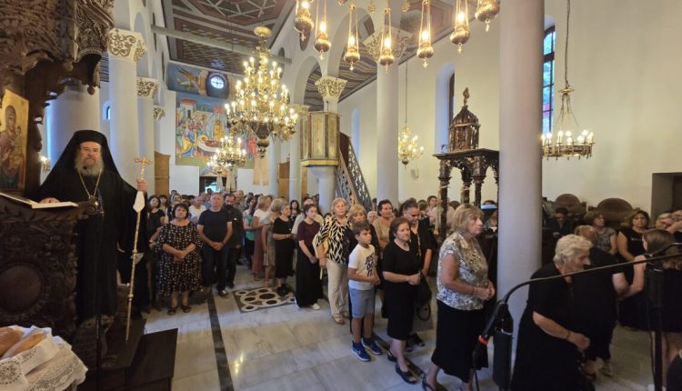 ΙΜ.-Ιερισσού:-Συνεχίζονται-οι-Ιερές-Παρακλήσεις-στο-Ιερό-Προσκύνημα-Μεγάλης-Παναγίας