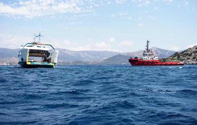 Ξεκινά-το-απόγευμα-η-προσπάθεια-αποκόλλησης-του-φέρι-μποτ-που-προσάραξε-στα-Στύρα