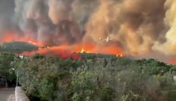 Μάχη-για-3η-ημέρα-με-τεράστια-πυρκαγιά-στη-νότιο-Γαλλία