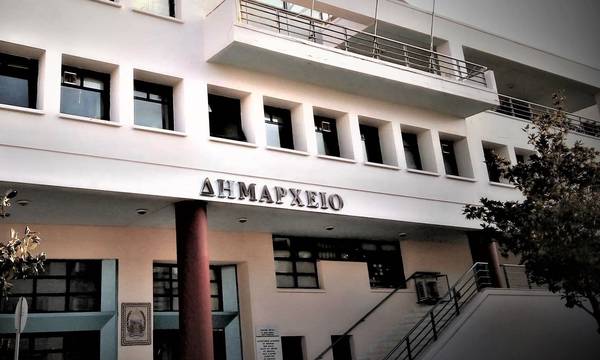 Δήμος-Κορίνθου:-Μεσίστιες-κυματίζουν-οι-σημαίες-–-Ημέρα-πένθους-η-9η-Αυγούστου