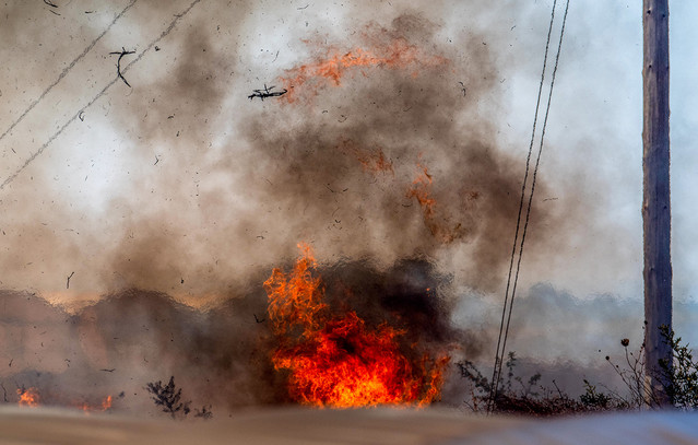Φωτιά-στην-Ποταμούλα-Αιτωλοακαρνανίας-–-Επιχειρούν-εναέρια-μέσα