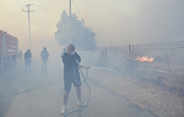 Ένας-νεκρός-στη-φωτιά-της-Κερατέας