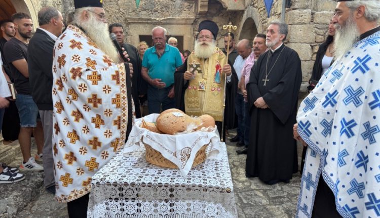 Ο-Μικρός-Παρακλητικός-Κανόνας-προς-την-Υπεραγία-Θεοτόκο-στην-Ιερά-Μονή-Παναγίας-Βρυωμένου-Μεσελέρων-Ιεράπετρας