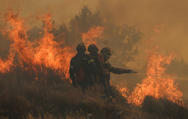 Μεγάλη-αναζωπύρωση-της-φωτιάς-στην-Αρχαία-Ολυμπία