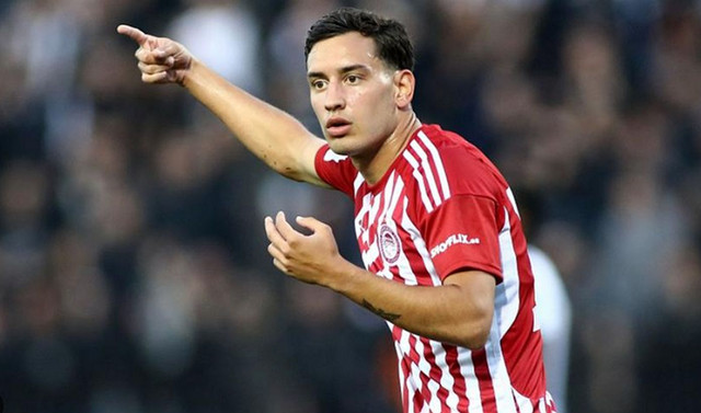 Σαν-μην-έλειψε-καθόλου-ο-Έσε-στον-Ολυμπιακό-–-Πήρε-το-μήνυμα-ο-Μουζακίτης