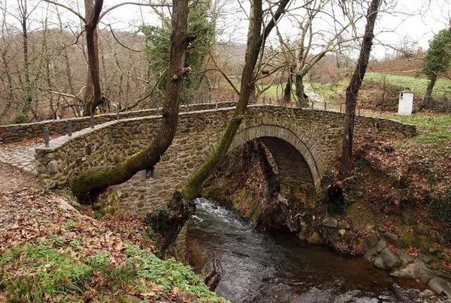 Τα-πέτρινα-γεφύρια-των-Μετεώρων-–-Μνήμη,-αρχιτεκτονική-και-προσπάθειες-διάσωσης