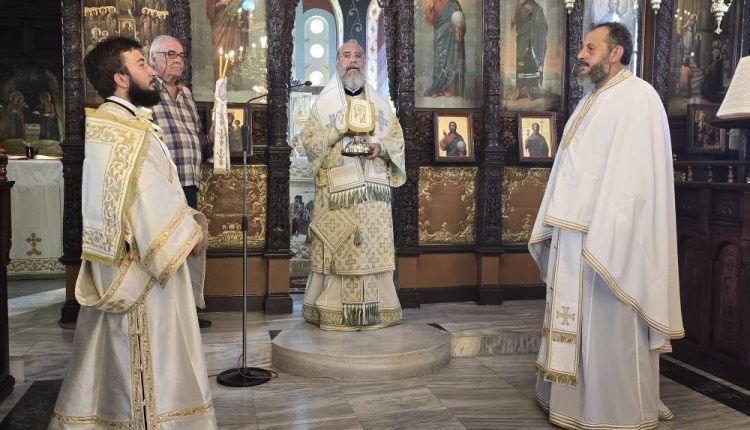 Ο-Μητροπολίτης-Χρυσόστομος-στην-ενορία-Ευαγγελισμού-της-Θεοτόκου-Σύμης