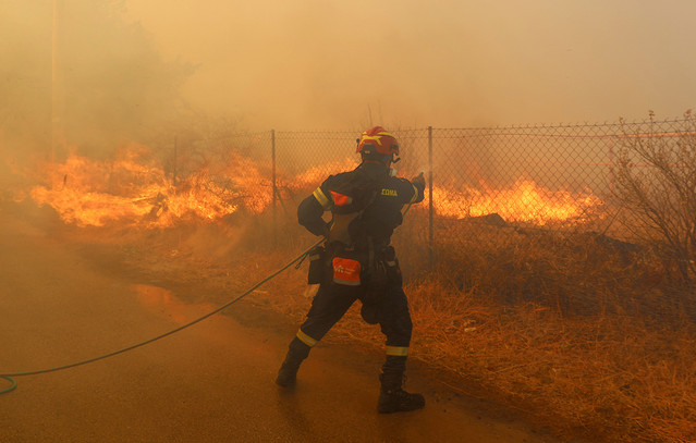 Σύσκεψη-Κατσαφάδου-στο-Δημαρχείο-Λαυρεωτικής-για-αποτίμηση-ζημιών-και-αποζημιώσεις-από-τις-φωτιές-στην-ανατολική-Αττική