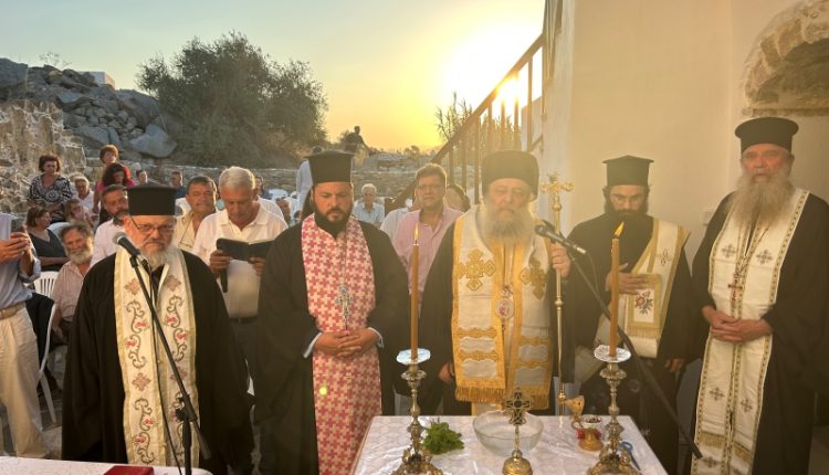 Θυρανοίξια-ανακαινισθείσης-παλαιάς-Ιεράς-Μονής-στη-Νάξο-από-τον-Μητροπολίτη-Παροναξίας