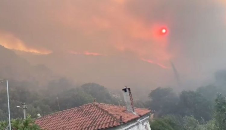 Στη-δίνη-των-πυρκαγιών-χωριά-της-Βορείου-Ηπείρου-–-Κάηκαν-σπίτια-και-εκκλησίες