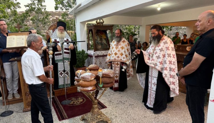 Μέγας-Παρακλητικός-Κανόνας-στην-Ιερά-Μονή-Παναγίας-Φανερωμένης-«Τράχηλα»-Σητείας