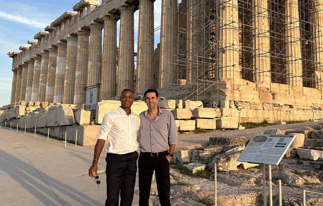 Ο-Βασίλης-Τσιάρτας-έκανε-πράξη-την-επιθυμία-του-Κλάιφερτ-και-τον-ξενάγησε-στην-Ακρόπολη-–-«Όταν-φύγαμε-ήταν-μαγεμένος»