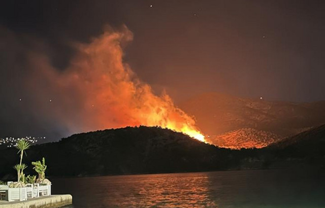 Νέα-μεγάλη-φωτιά-στην-Κεφαλλονιά-–-Χτύπησε-το-112-για-εκκένωση
