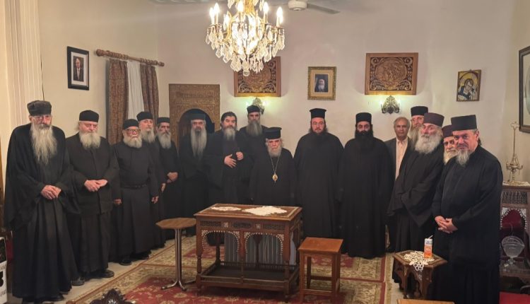 Στη-Μονή-Σινά-η-επιτροπή-του-Πατριαρχείου-Ιεροσολύμων-–-Η-συνάντηση-με-τους-Πατέρες-και-η-κοινή-βούληση-να-ξεπεραστεί-η-κρίση