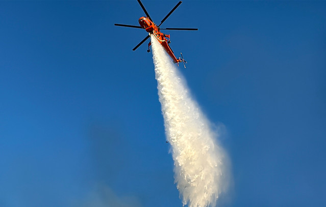 Φωτιά-στην-περιοχή-Φλογεραίικα-Ερυμάνθου-Αχαΐας-–-Επιχειρεί-ένα-ελικόπτερο