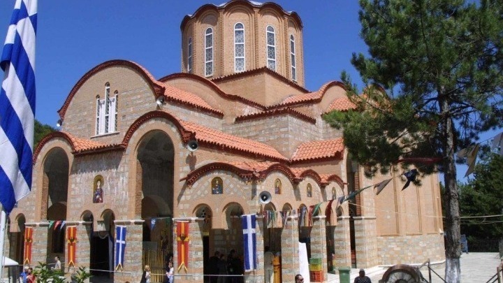 Άρχισαν-να-συρρέουν-οι-προσκυνητές-στην-Παναγία-Σουμελά-στο-όρος-Βέρμιο