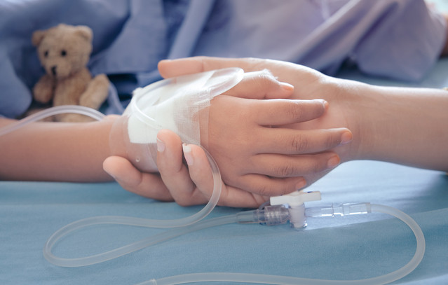 Συγκινεί-ο-πατέρας-του-15χρονου-Δημήτρη:-Ευχαριστώ-το-αγγελούδι-που-έδωσε-ζωή-στο-παιδί-μου-–-Μιλά-και-τρώει-μετά-τη-μεταμόσχευση