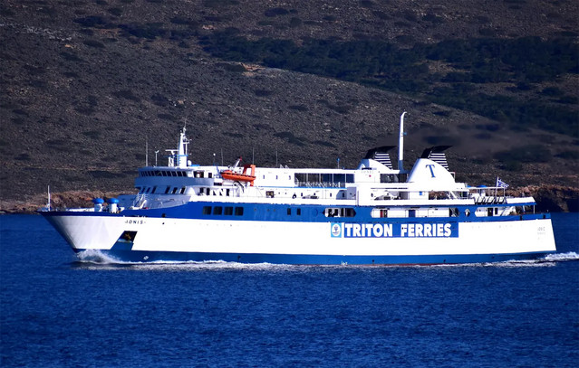 Κατέπλευσε-με-ασφάλεια-στο-Λαύριο-το-«Ιονίς»-μετά-από-μπλακ-άουτ-μεταξύ-Κέας-και-Μακρονήσου
