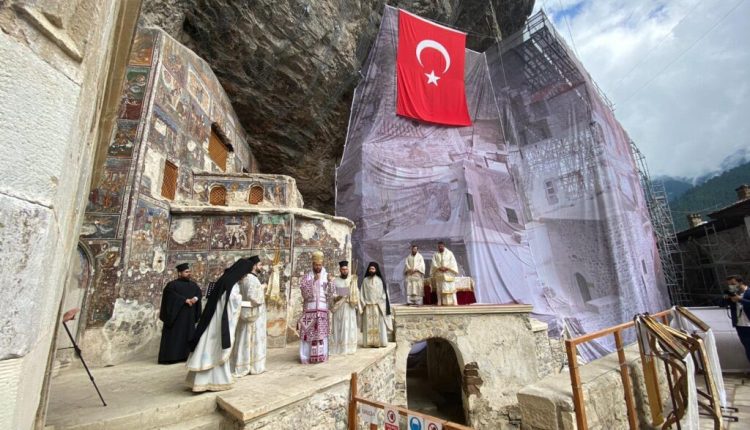Για-δεύτερη-συνεχή-χρονιά-χωρίς-Θεία-Λειτουργία-στην-Παναγία-Σουμελά-τον-Δεκαπενταύγουστο-–-Εθνικιστικές-φωνές-στην-Τουρκία-«πνίγουν»-τον-εορτασμό