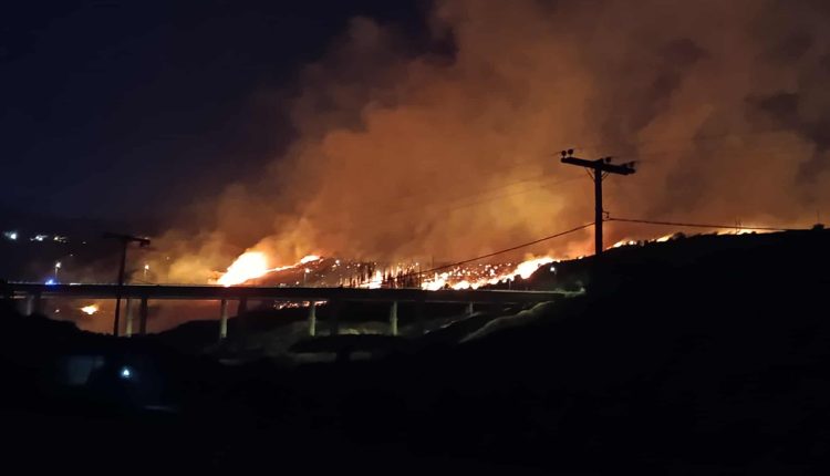 Φωτιά-τώρα-στα-Συχαινά-Αχαΐας-–-Εκκενώνονται-Βουντένη-και-Μπάλας-–-Διακόπηκε-η-κυκλοφορία-στην-περιμετρική-οδό-Πάτρας
