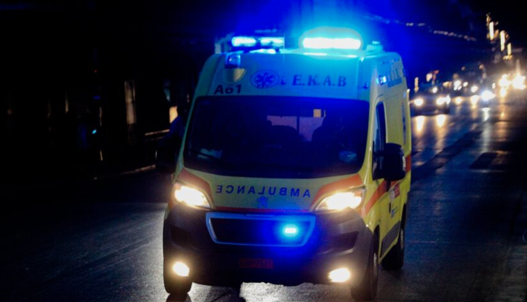 ΕΚΑΒ:-46-διακομιδές-από-τα-μέτωπα-των-πυρκαγιών,-οι-περισσότερες-για-αναπνευστικά-προβλήματα-–-Ανάμεσά-τους-δύο-τραυματίες-πυροσβέστες